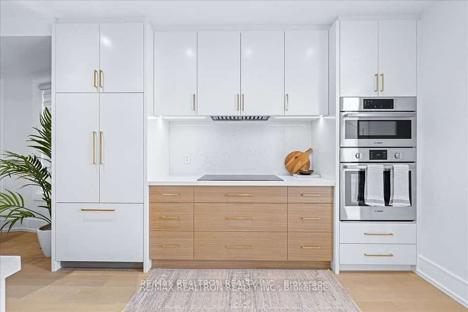 225 Christie Street, Toronto, ON M6G 3B5