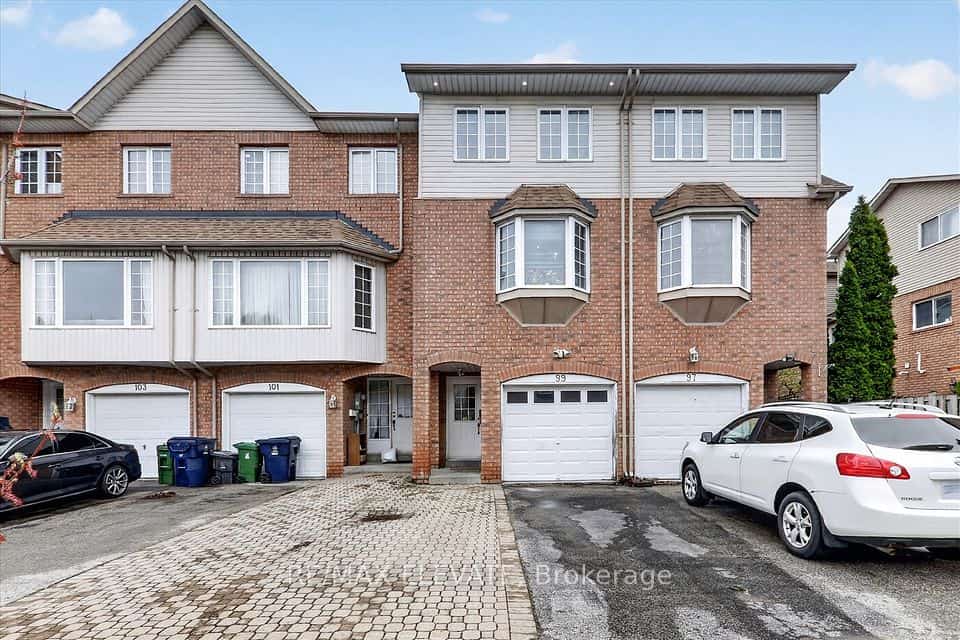 99 Sufi Crescent, Toronto, ON M4A 2X2
