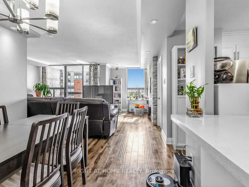 20 Mississauga Valley Boulevard #1509, Mississauga, ON L5A 3S1