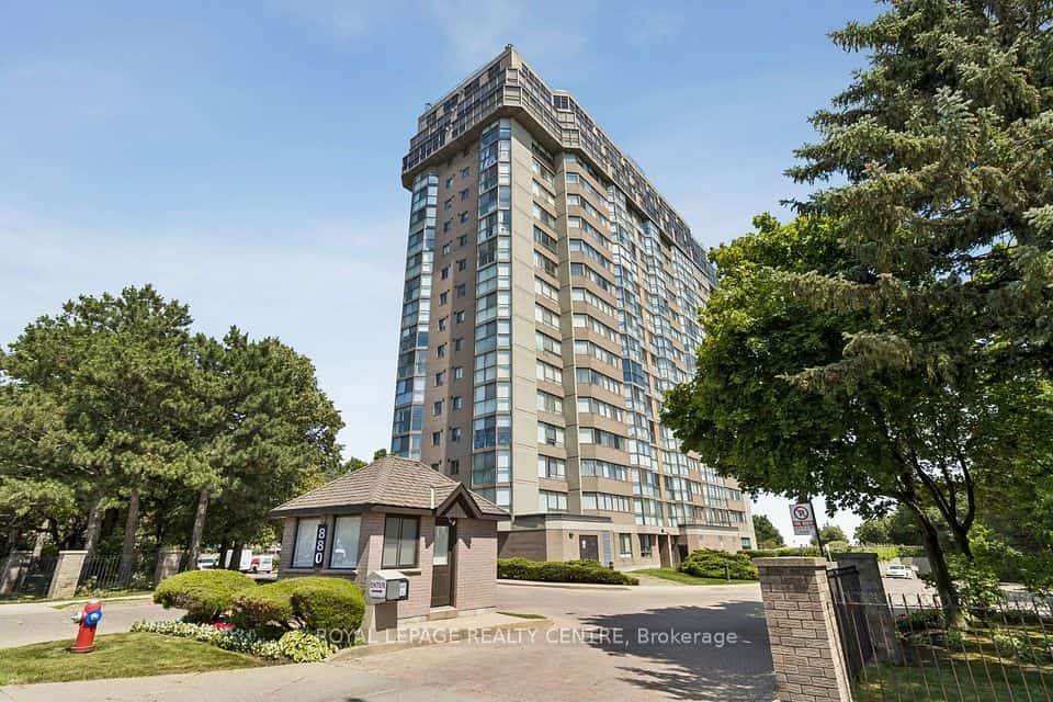 880 Dundas Street W #1006, Mississauga, ON L5C 4H3