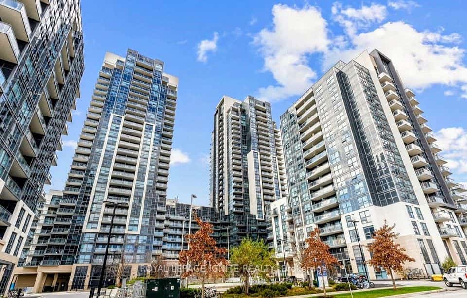30 Meadowglen Place #2204, Toronto, ON M1G 0A6