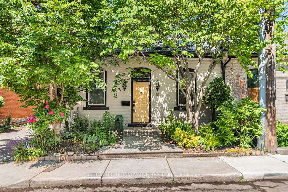 18 Pearl Street S, Hamilton, ON L8P 3W5