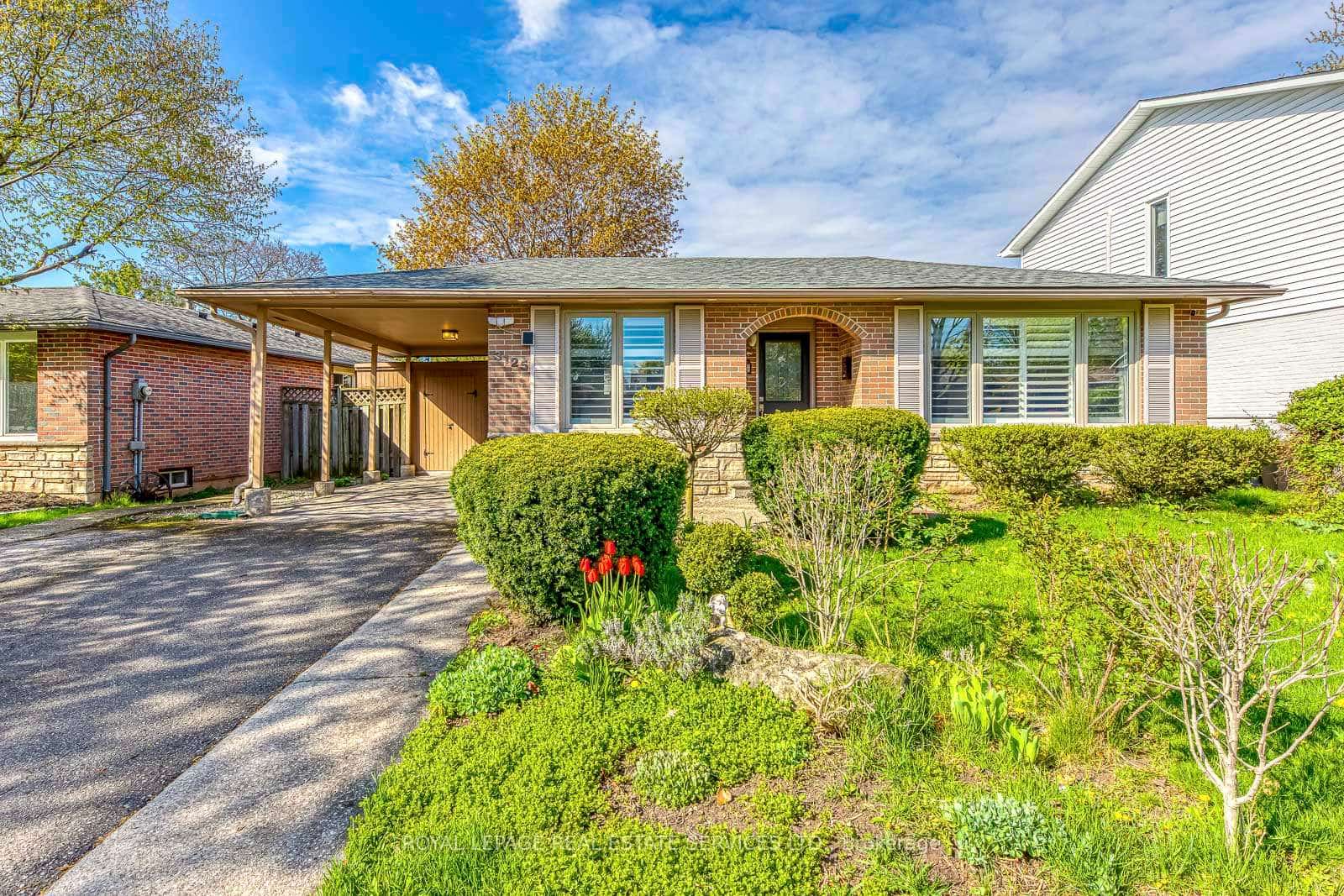 3125 Centennial Drive, Burlington, ON L7M 1B8