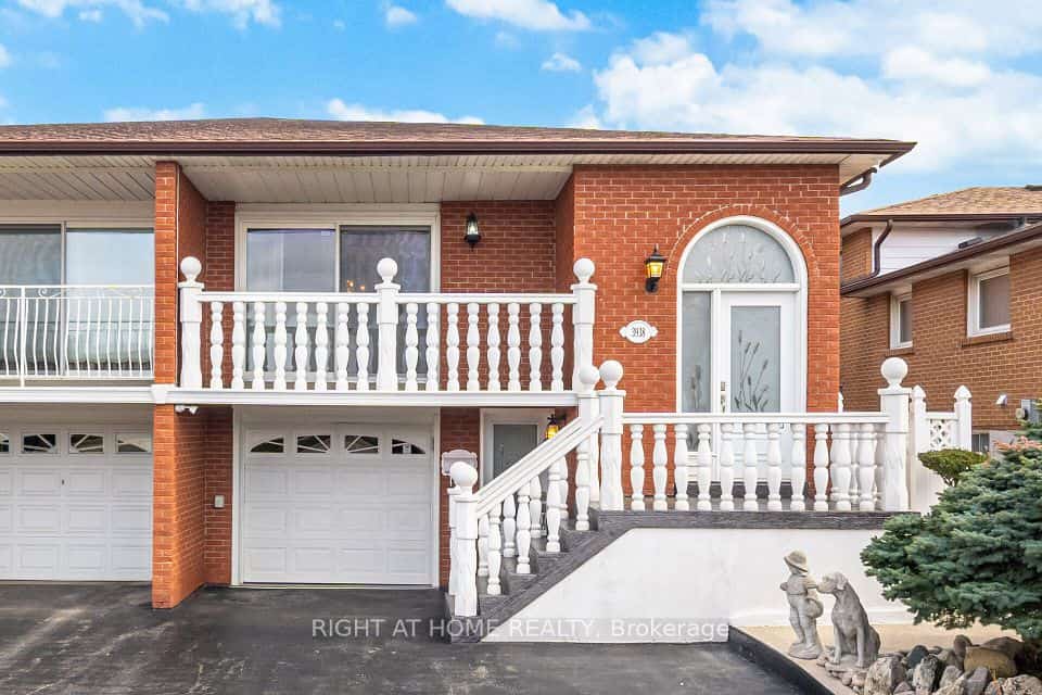 3938 Midhurst Lane, Mississauga, ON L4Z 1C7