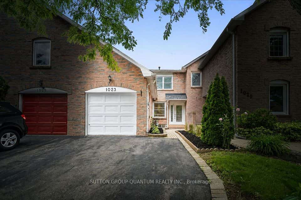 1023 Runnymead Crescent, Oakville, ON L6M 1C5