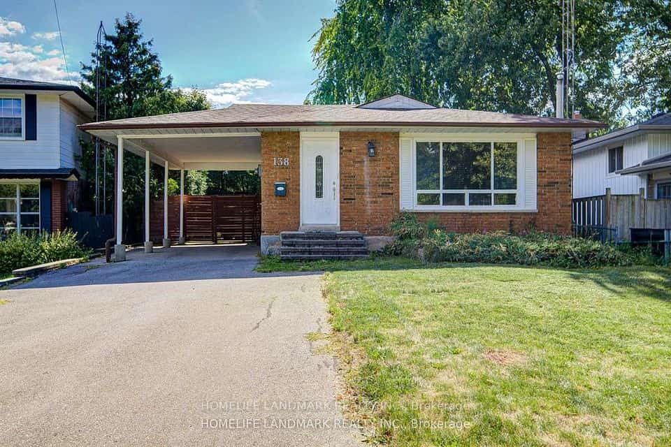 138 Osborne Crescent, Oakville, ON L6H 1G1
