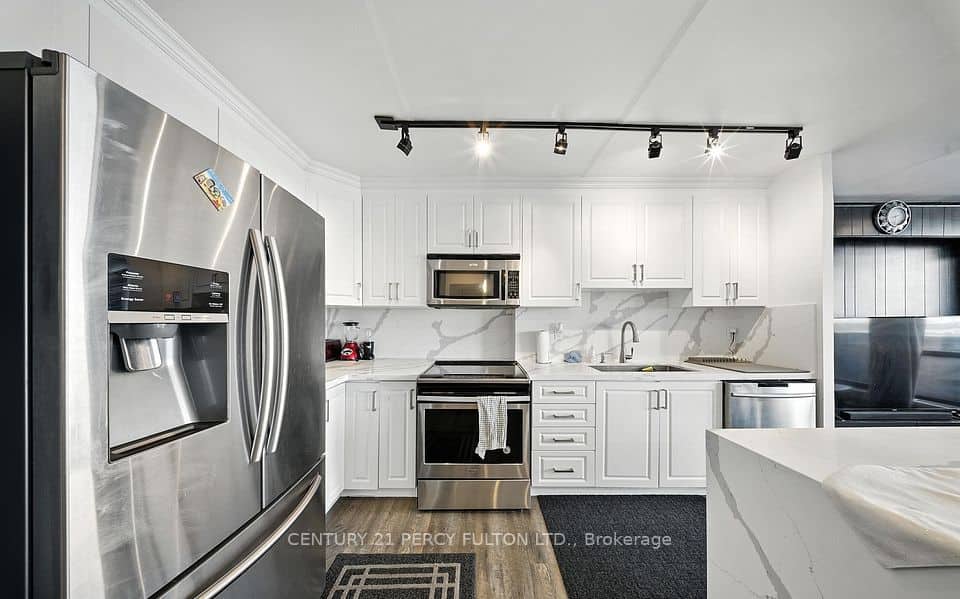 2 Glamorgan Avenue, Toronto