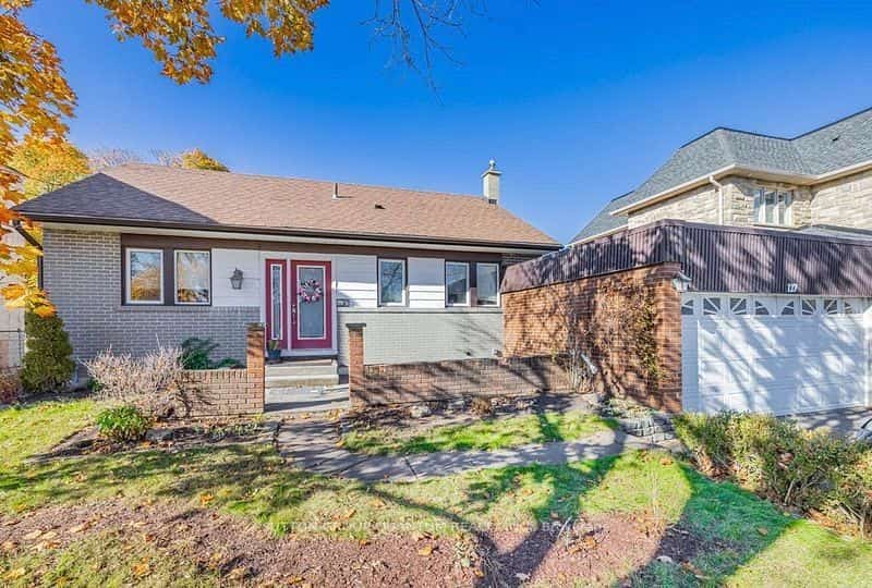 127 Mayfield Drive N, Oakville, ON L6H 1K6