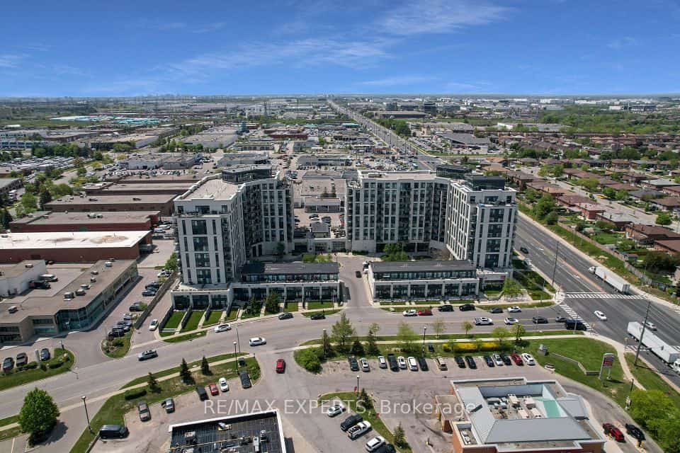 24 Woodstream Boulevard #208, Vaughan, ON L4L 8C4