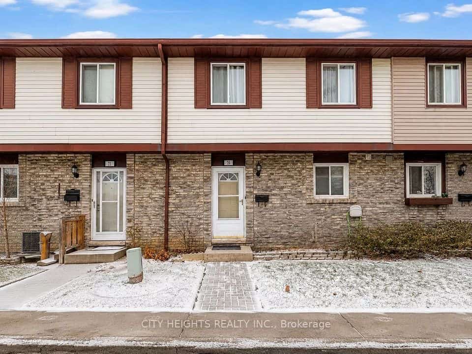 45 Hansen Road N #20, Brampton, ON L6V 3C5