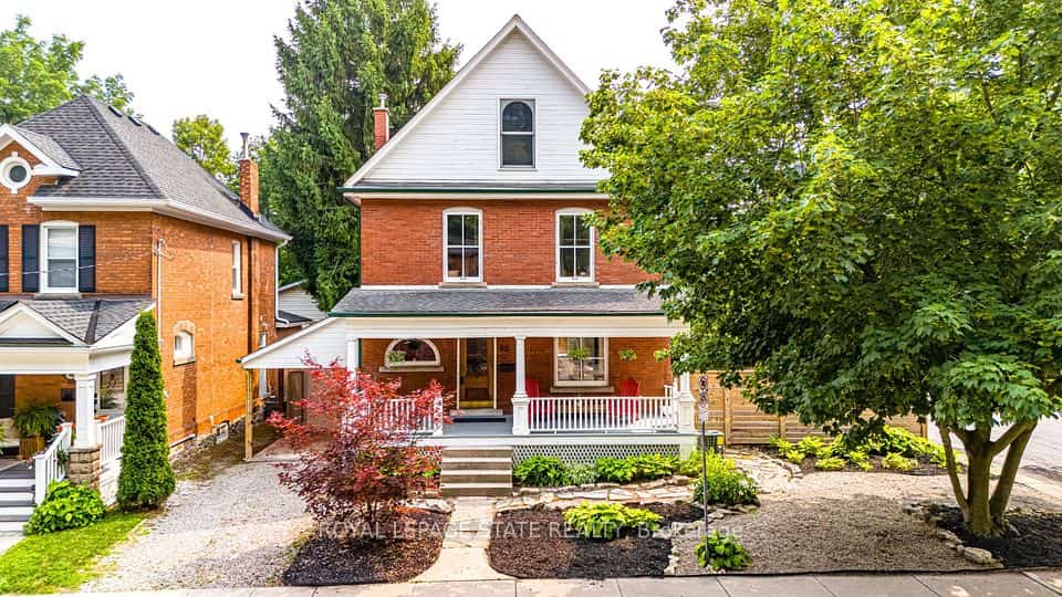 90 Victoria Street, Hamilton, ON L9H 2C2