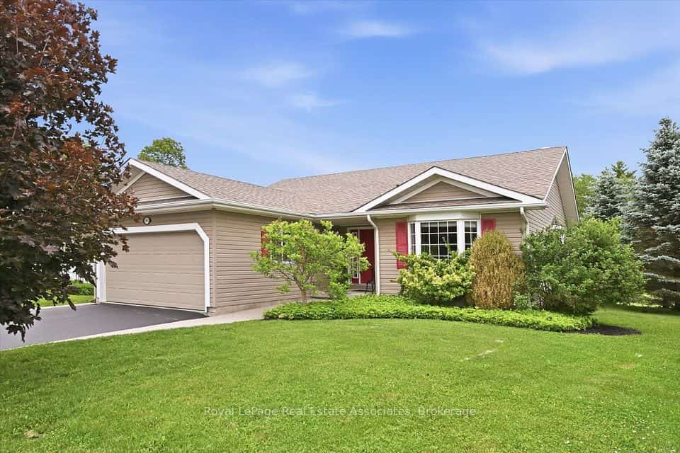 180 Glenariff Drive, Hamilton, ON L8B 1A5