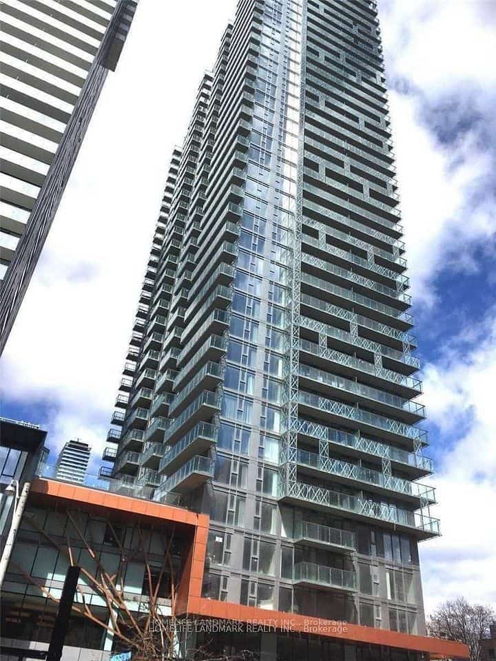 50 Wellesley Street E #1710, Toronto, ON M4Y 0C8