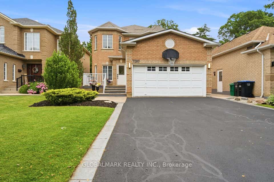 7287 Waldorf Way, Mississauga, ON L5N 7P7