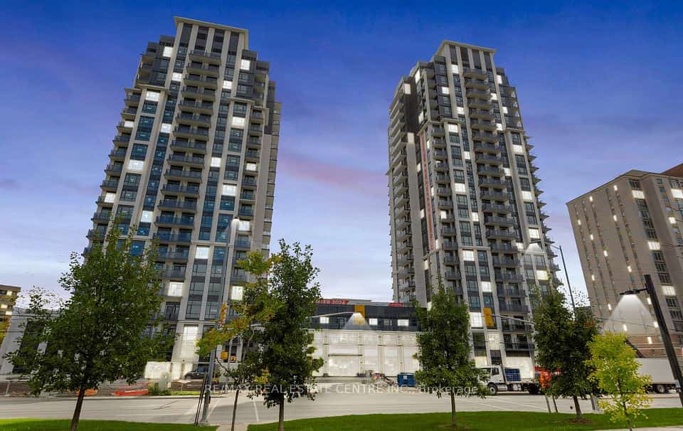 202 Burnhamthorpe Road E #301, Mississauga, ON L5A 0B2