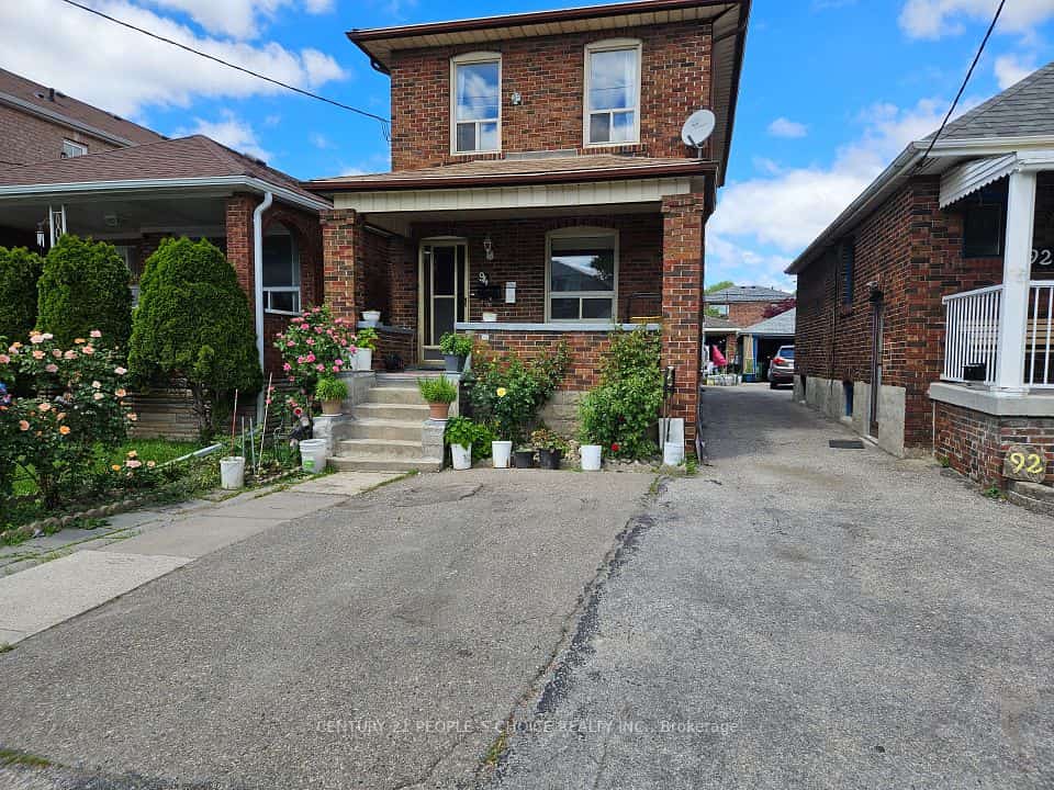 94 Ypres Road, Toronto, ON M6M 1P3