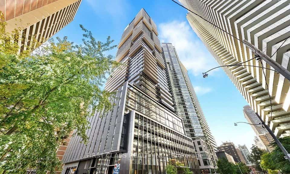 55 Charles Street E #1810, Toronto, ON M4Y 0J1