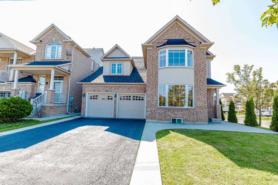 14 Alboreto Way, Brampton, ON L6X 0N5