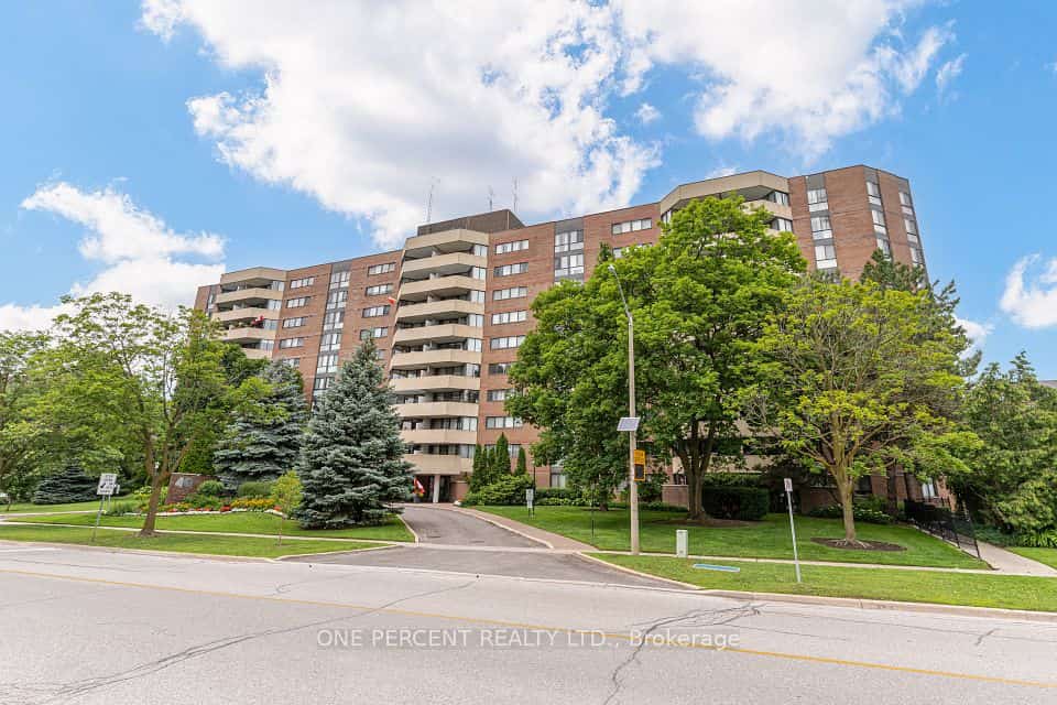 40 Baif Boulevard #302, Richmond Hill, ON L4C 5M9