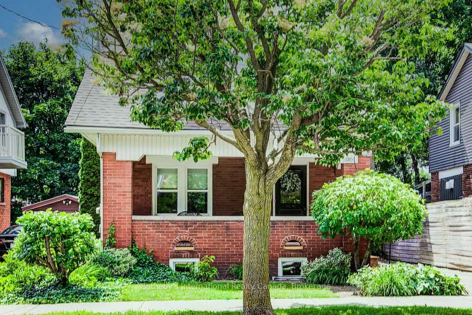 151 Esson Street, Waterloo, ON N2L 1Z9