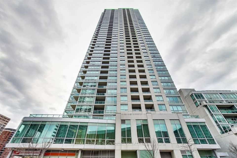 120 Homewood Avenue #904, Toronto, ON M4Y 2J3