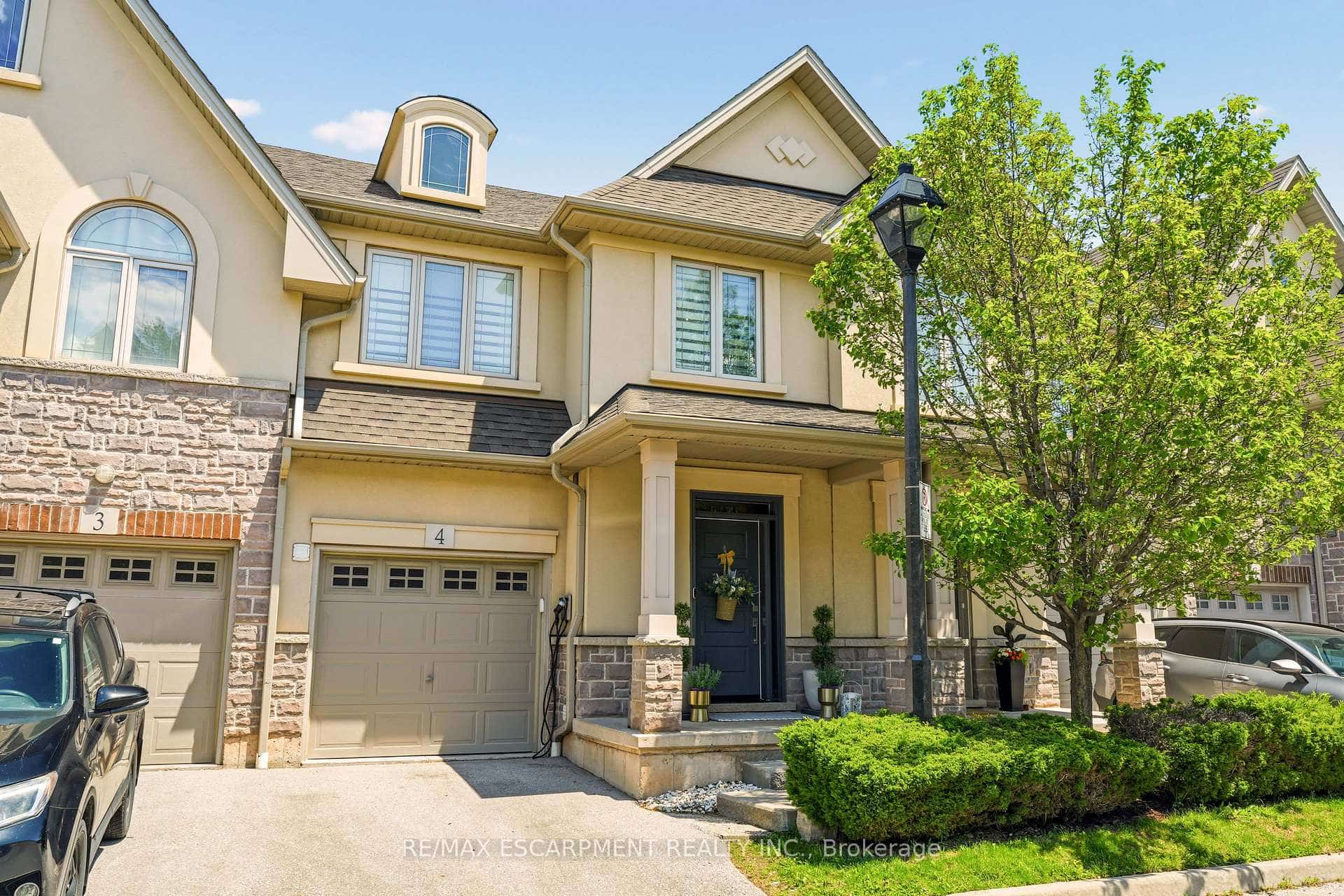 5056 New Street #4, Burlington, ON L7L 0H4
