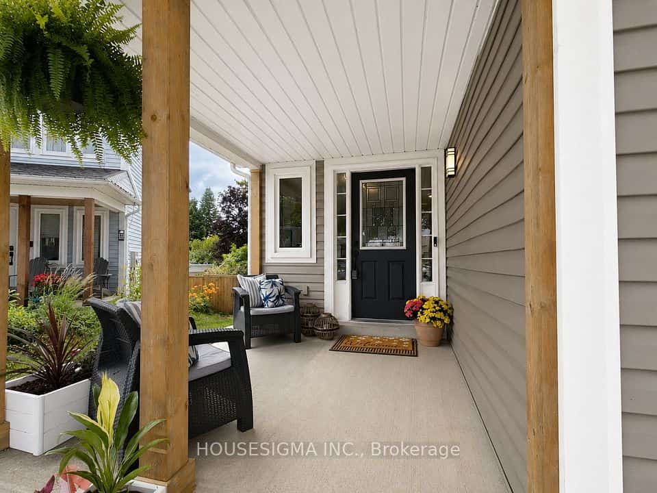 114 Zachary Place, Whitby, ON L1M 1E2