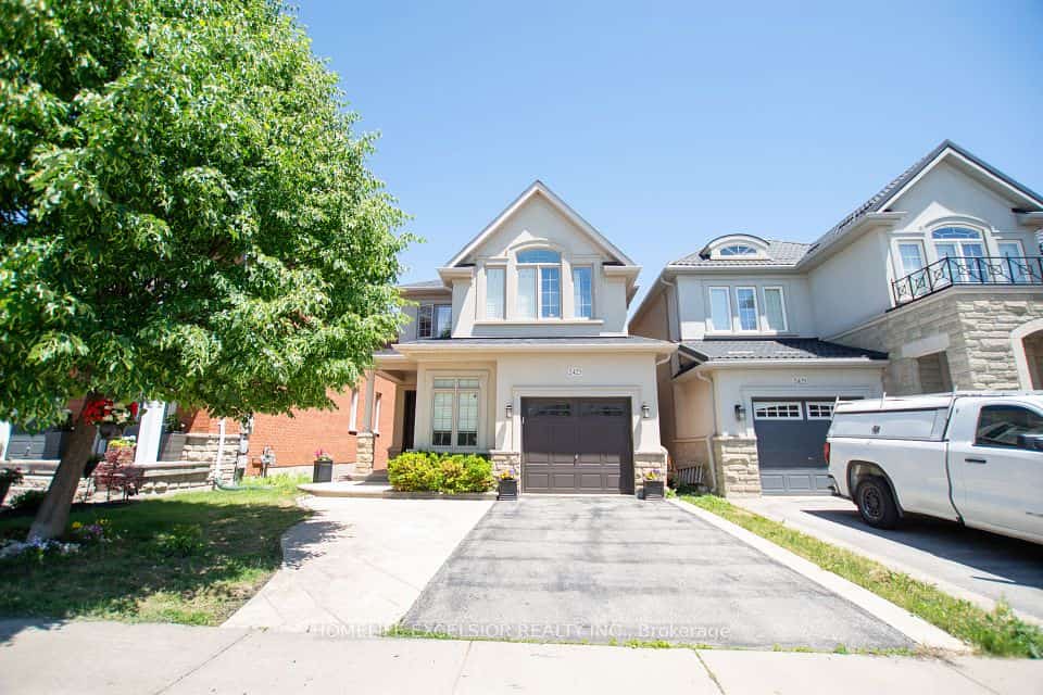 2425 QUETICO Crescent, Oakville, ON L6M 0R4