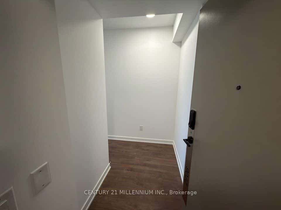 5015 Hurontario Street #2706, Mississauga, ON L4Z 0C9