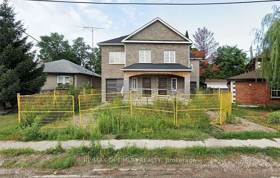 73 Park Street, Brampton, ON L6X 1V1