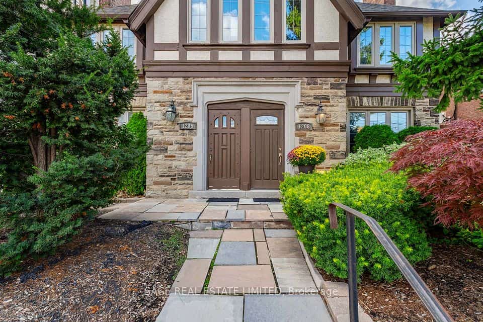 1208 Avenue Road, Toronto, ON M5N 2G4
