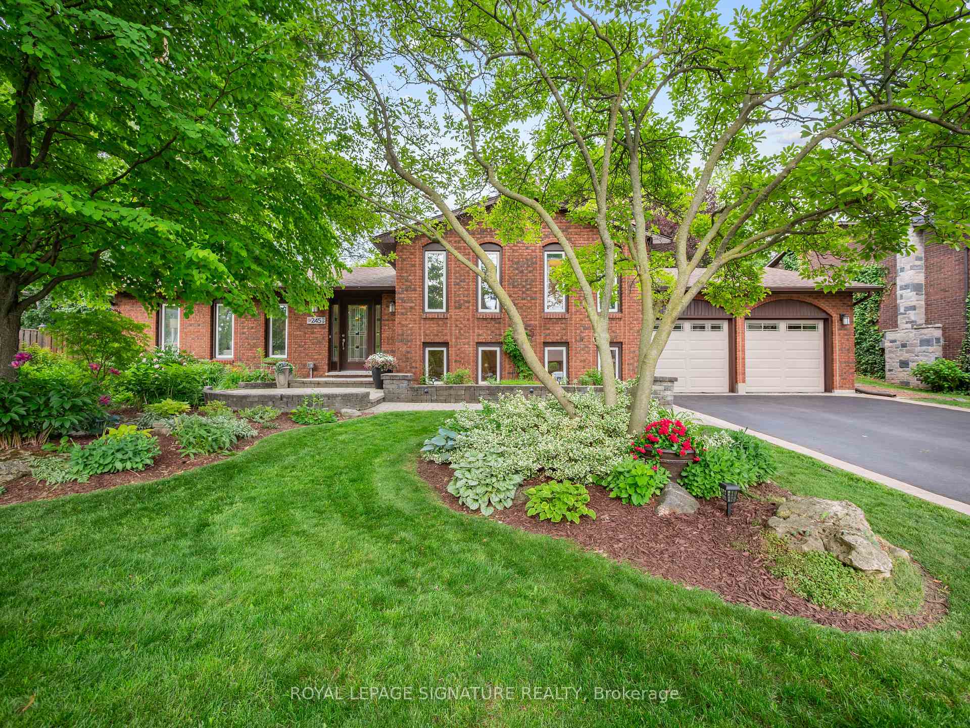 245 Appleby Road, Hamilton, ON L9G 2V6