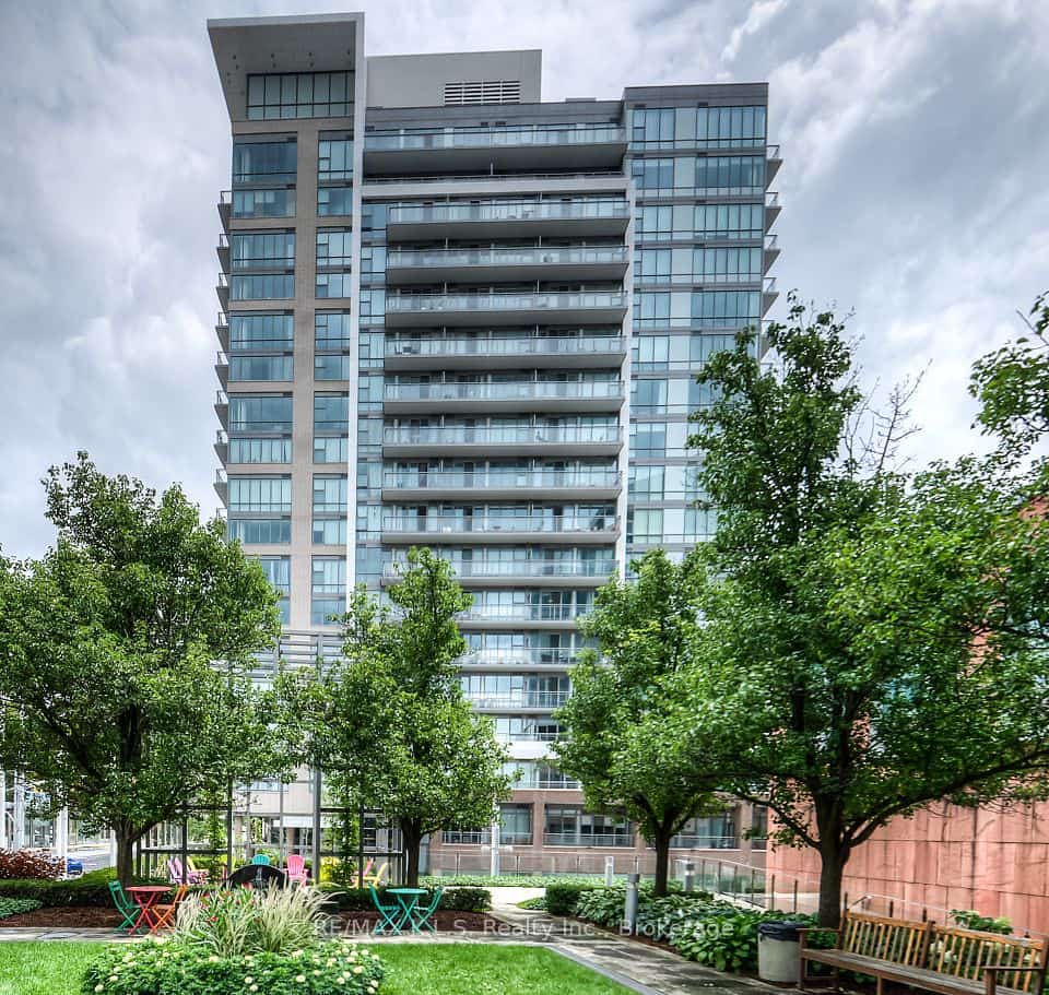 85 Duke Street W #1404, Kitchener, ON N2H 0B7
