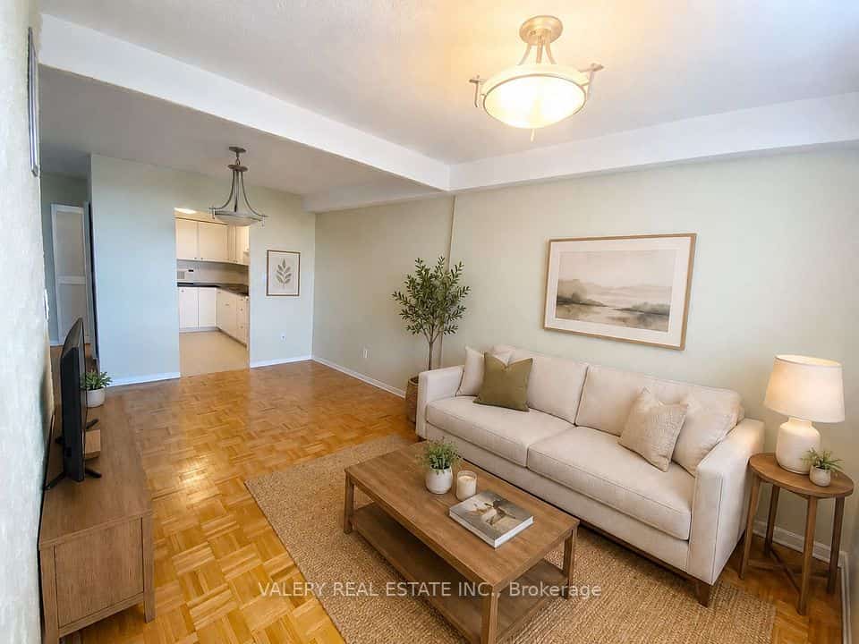 10 Edgecliff Golfway #711, Toronto, ON M3C 3A3