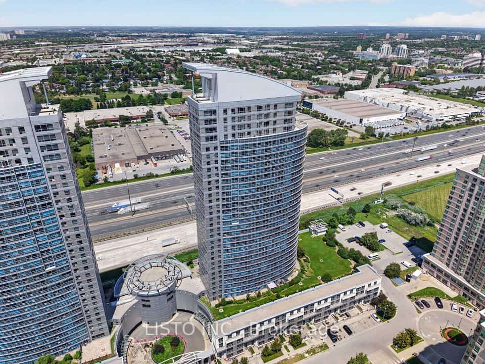38 Lee Centre Drive #3515, Toronto, ON M1H 3J7