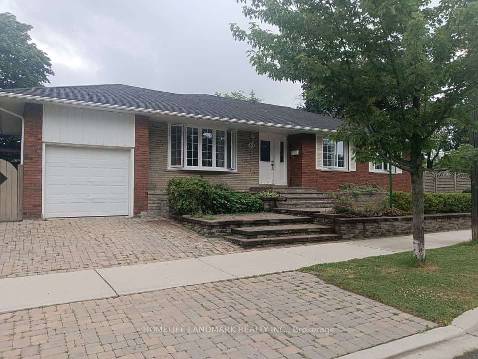 40 Carsbrooke Road, Toronto, ON M9C 3C1