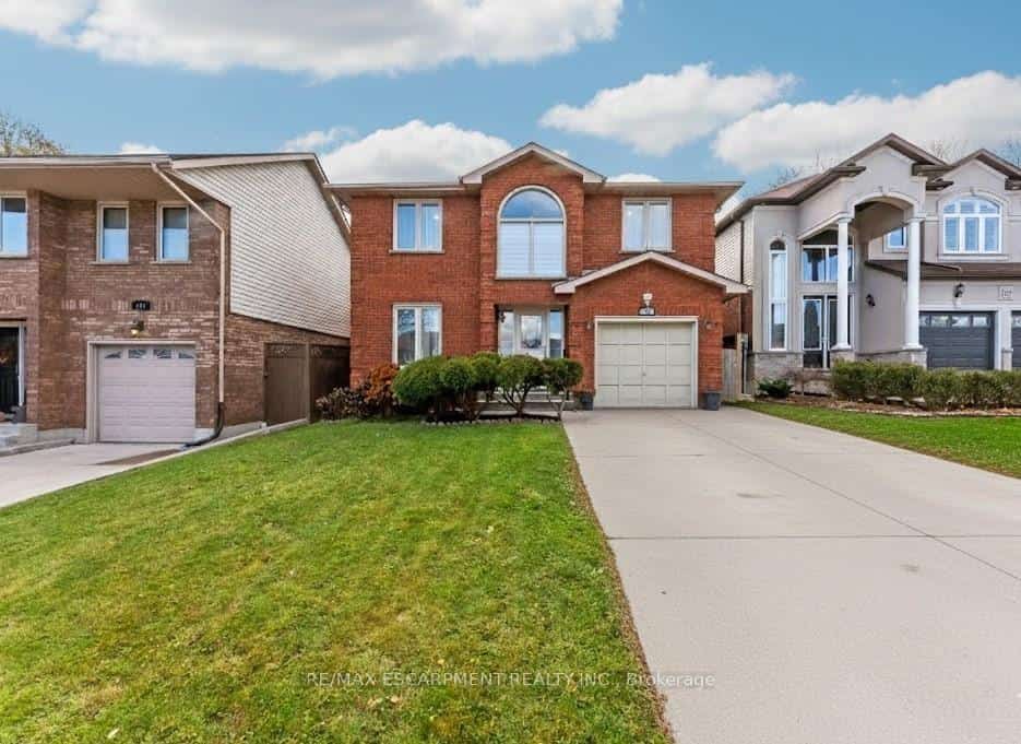113 Greenshire Drive, Hamilton, ON L9C 7G5