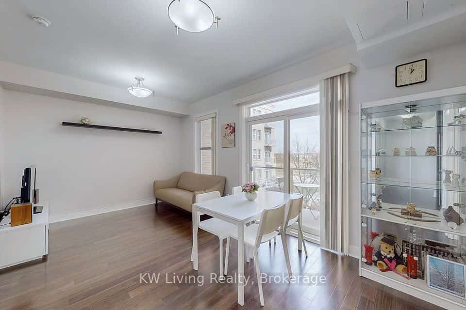 28 Prince Regent Street #203, Markham, ON L6C 0V5