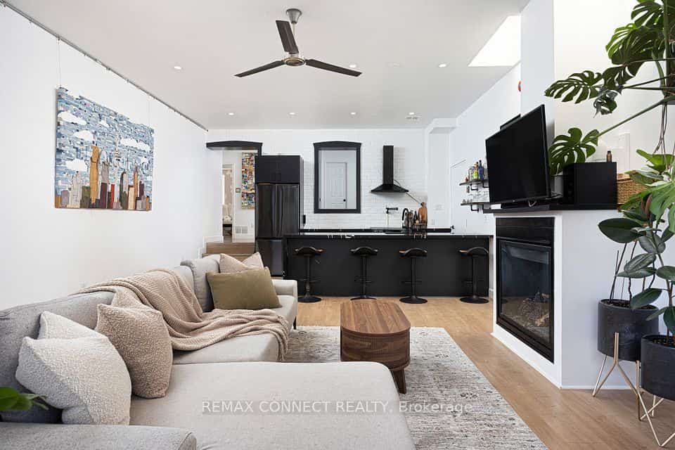 99 Coleman Avenue #106, Toronto, ON M4C 1P8