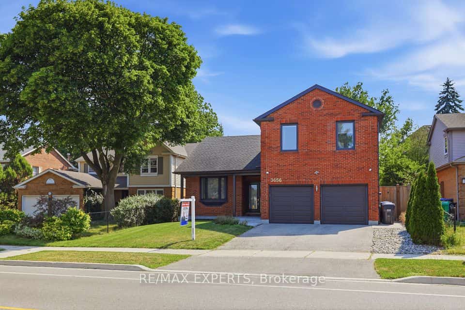 3656 Sawmill Valley Drive, Mississauga, ON L5L 2P6
