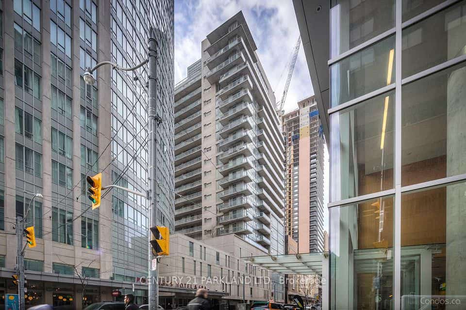 220 Victoria Street #1101, Toronto, ON M5B 2R6
