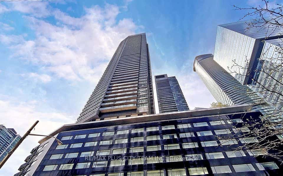 65 Bremner Boulevard #2206, Toronto, ON M5J 0A7