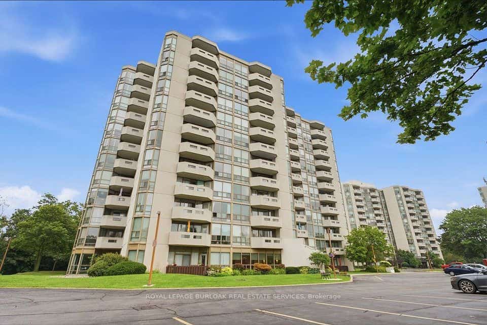 5090 Pinedale Avenue #204, Burlington, ON L7L 5V8