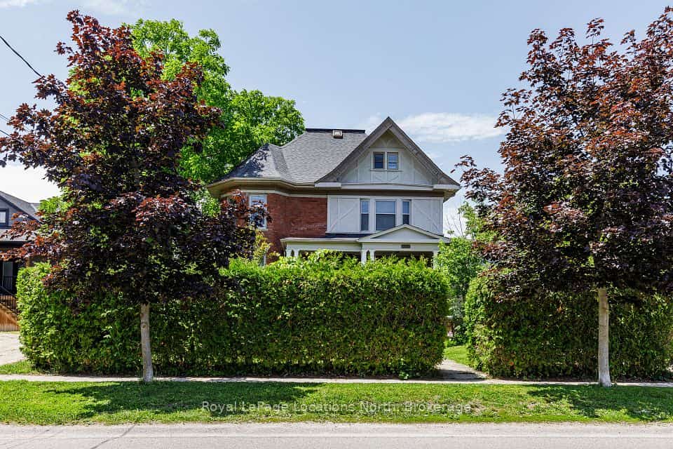 216 Cedar Street, Collingwood, ON L9Y 3A8