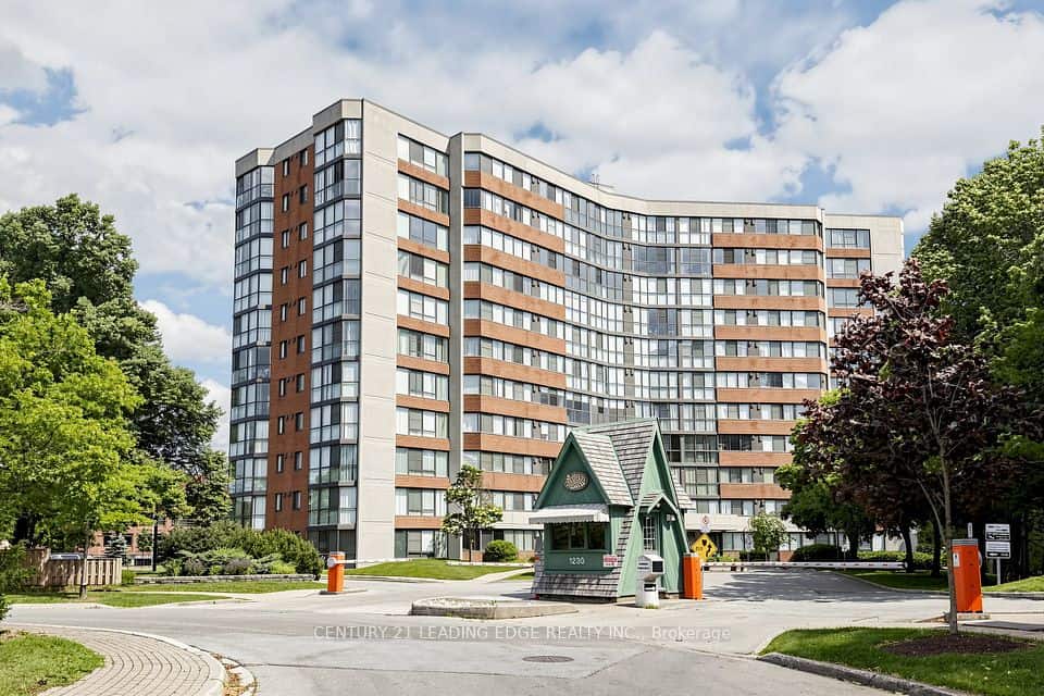 1230 Marlborough Court W, Oakville