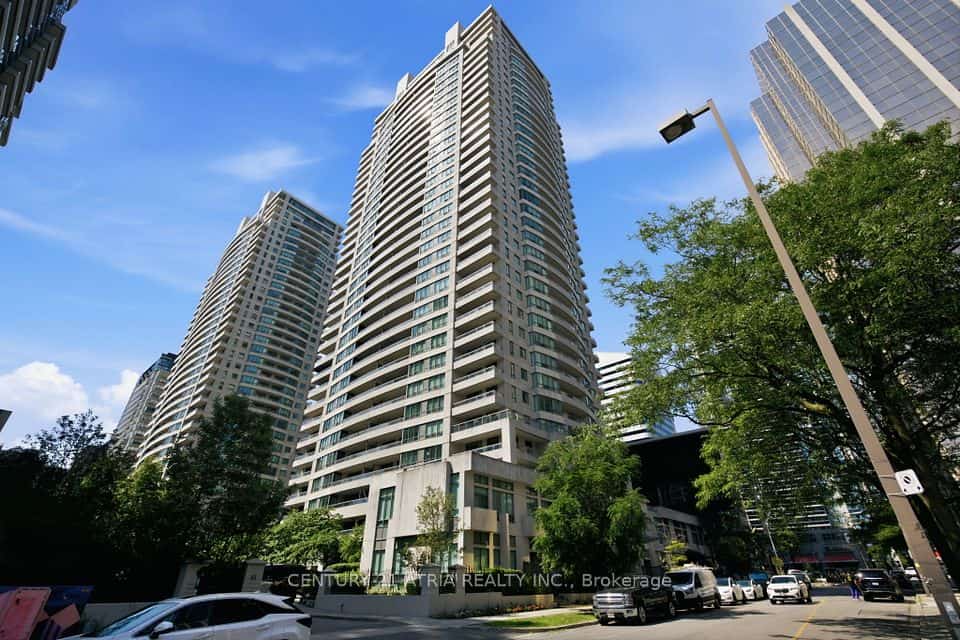 23 Hollywood Avenue #PH202, Toronto, ON M2N 7L8