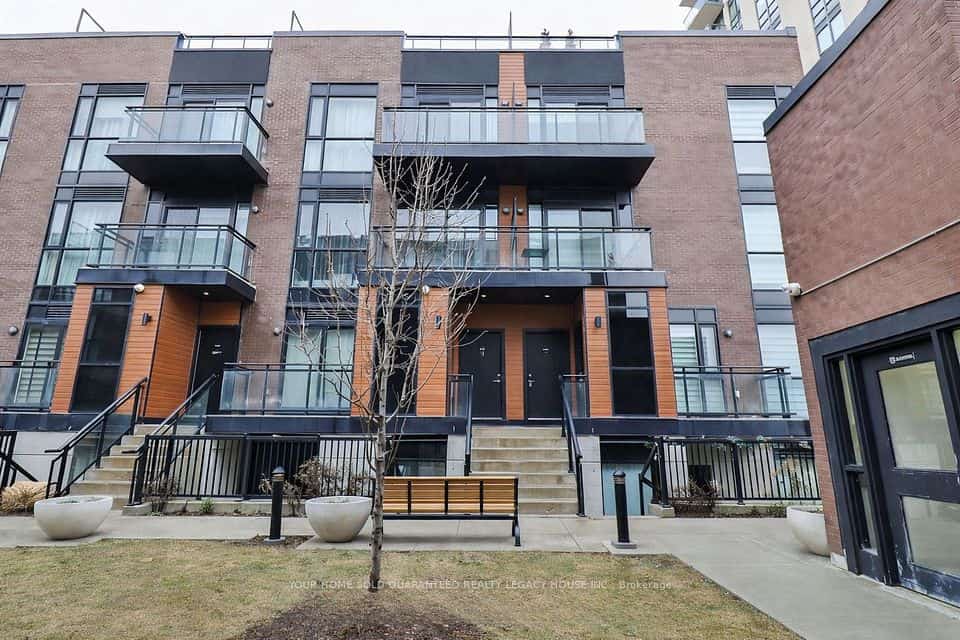 5279 Highway 7 Road #803, Vaughan, ON L4L 0J1