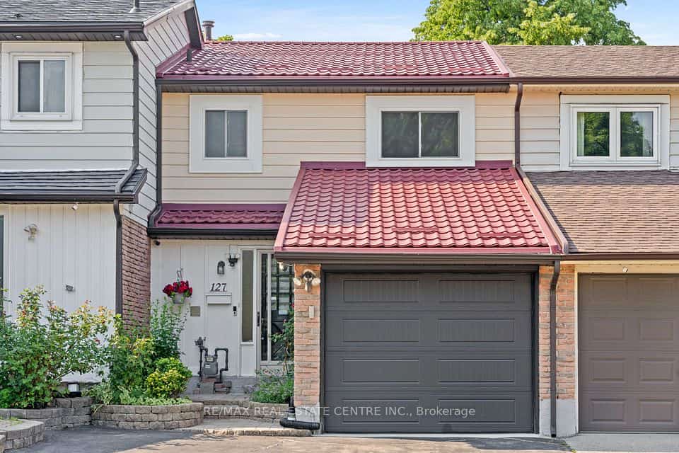 127 Lowry Square, Toronto, ON M1B 1N7