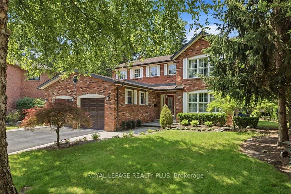 1054 Veroli Court, Mississauga, ON L5H 4B9