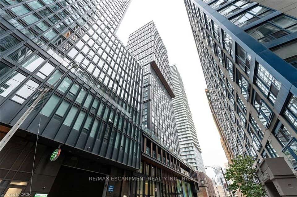 82 Dalhousie Street #909, Toronto, ON M5B 0C5